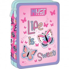 ΣΧΟΛΙΚΗ ΚΑΣΕΤΙΝΑ ΔΙΠΛΗ ΓΕΜΑΤΗ MUST TEAM LIFE IS SWEET